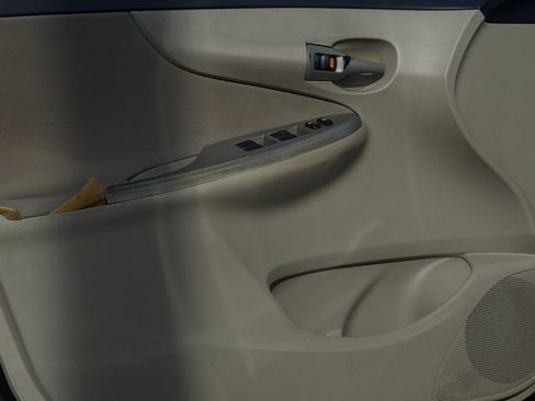 Used 2012 Toyota Corolla LE FWD image 12