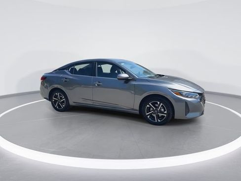 Used 2025 Nissan Sentra SV FWD image 9