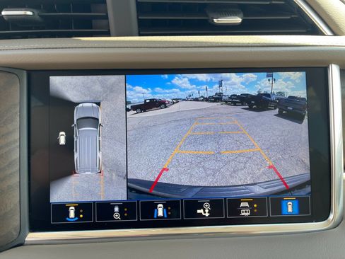 Used 2021 GMC Yukon XL Denali w/ Denali Premium Package AWD/4WD image 24