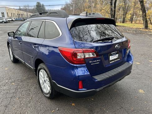 Used 2017 Subaru Outback 2.5i Premium image 6