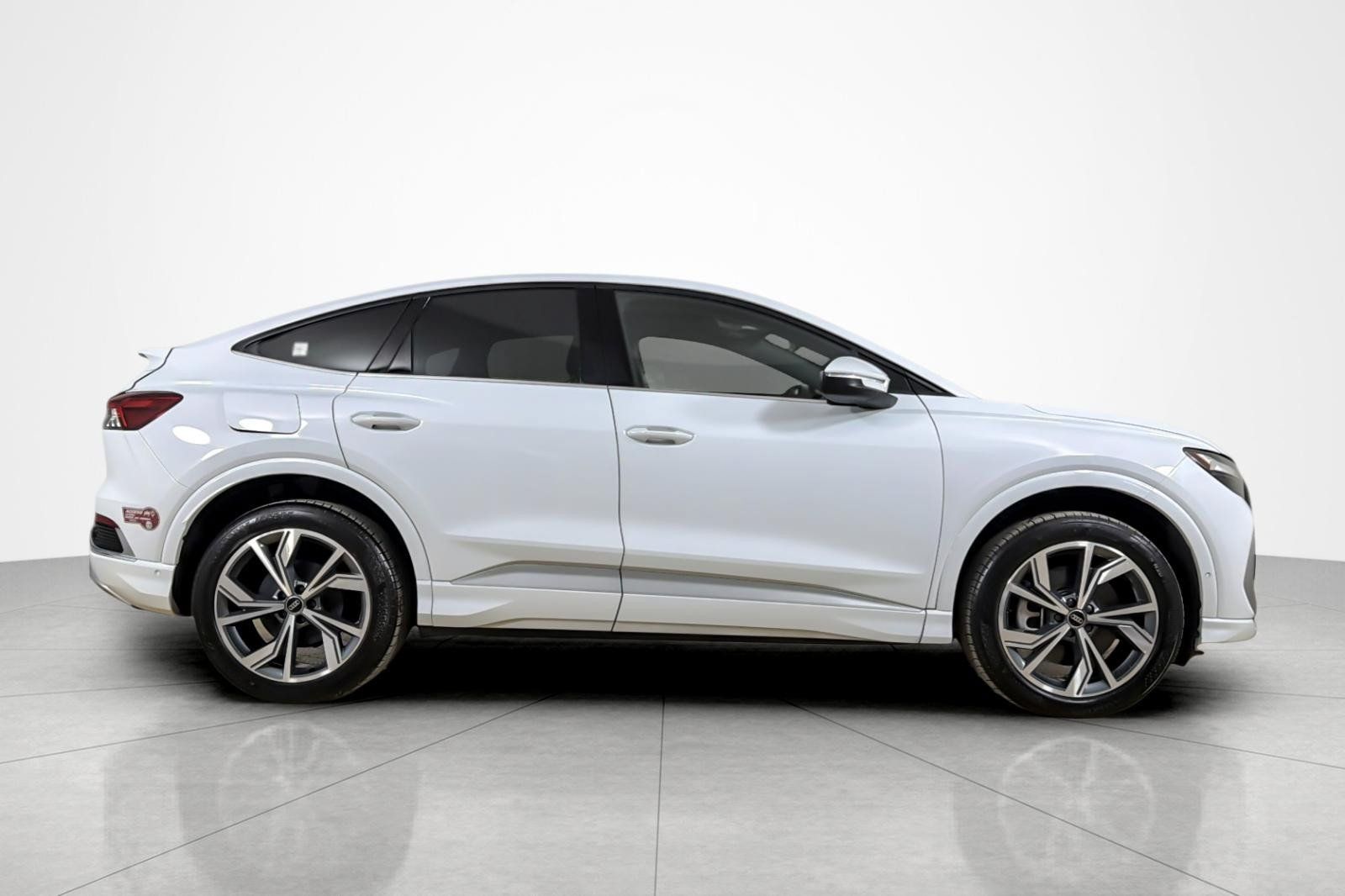Certified 2023 Audi Q4 e-tron Premium Plus AWD/4WD image 6