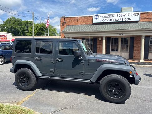 Used 2016 Jeep Wrangler Unlimited Rubicon AWD/4WD image 3