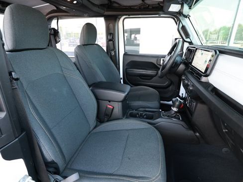 Certified 2025 Jeep Wrangler Sport AWD/4WD image 26