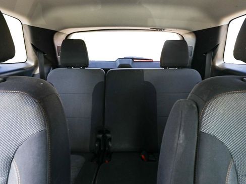 Used 2021 Chevrolet Traverse LT FWD image 24
