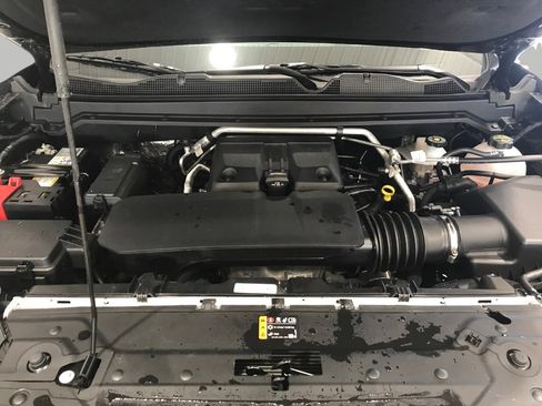 Certified 2024 GMC Canyon Denali image 8