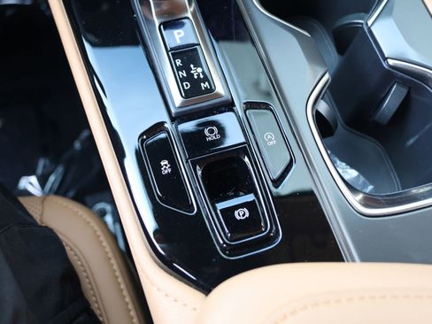 Certified 2025 Lexus NX 250 FWD w/ Towing Package (2000 Lbs) image 32