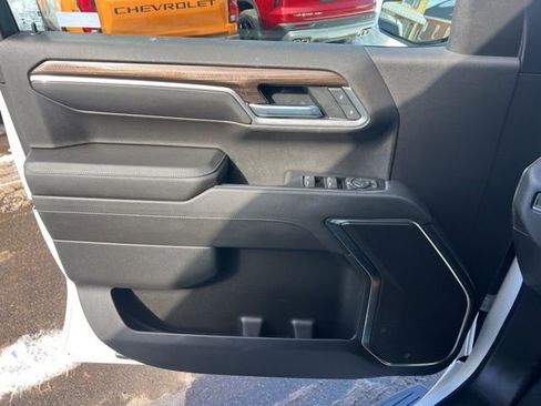 Used 2022 Chevrolet Silverado 1500 LT image 19