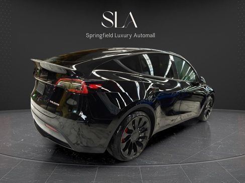 Used 2022 Tesla Model Y Performance image 4