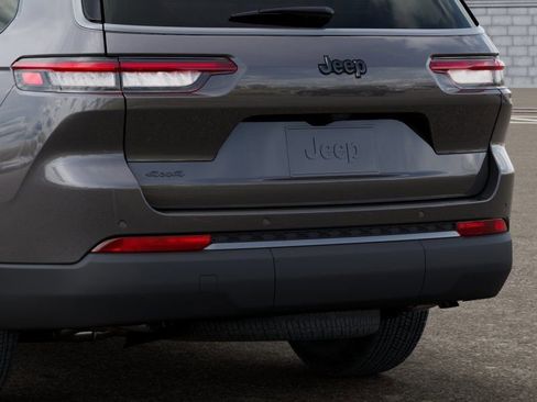 New 2026 Jeep Grand Cherokee L 4WD image 13