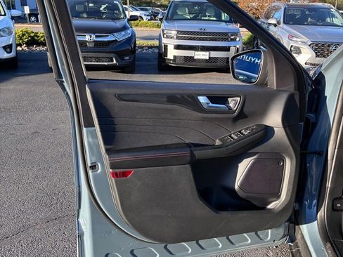 Used 2023 Ford Escape ST-Line w/ Tech Pack #1 AWD/4WD image 40