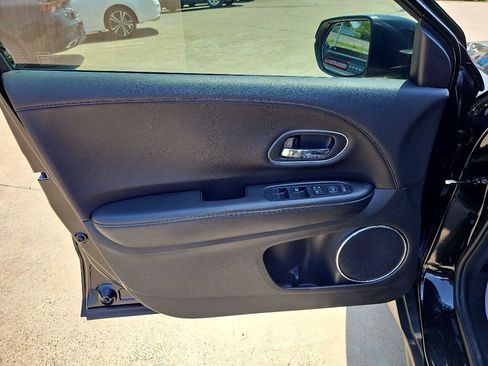 Used 2021 Honda HR-V EX-L image 12
