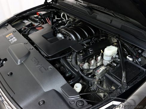 Used 2017 GMC Yukon XL Denali w/ Open Road Package image 40