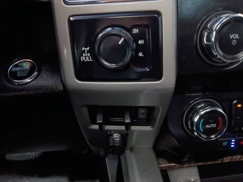 Used 2019 Ford F250 Lariat w/ Lariat Ultimate Package AWD/4WD image 10