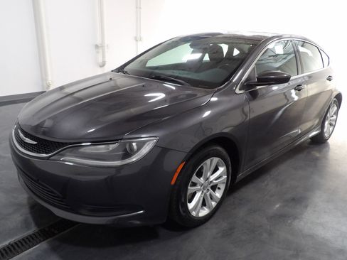 Used 2017 Chrysler 200 LX FWD image 3