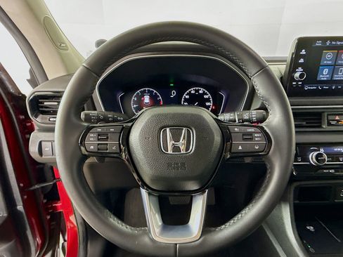 Certified 2025 Honda Pilot Touring image 11