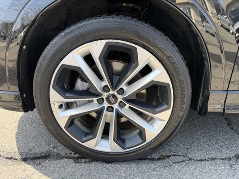 Used 2020 Audi Q3 2.0T Premium Plus w/ Premium Plus Package image 12