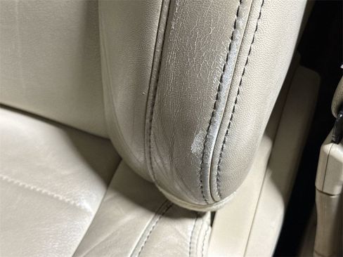 Used 2018 Ford Taurus SEL w/ Equipment Group 201A image 33