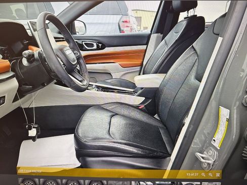 Used 2023 Jeep Compass Limited image 14