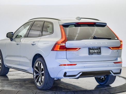 New 2026 Volvo XC60 B5 Plus w/ Climate Package PRO image 2