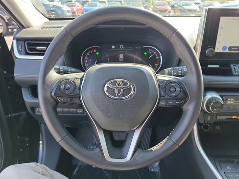 Used 2023 Toyota RAV4 XLE Premium image 21
