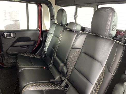 Used 2021 Jeep Gladiator Overland AWD/4WD image 31