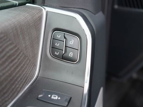 Used 2025 Ford F250 Platinum AWD/4WD image 10