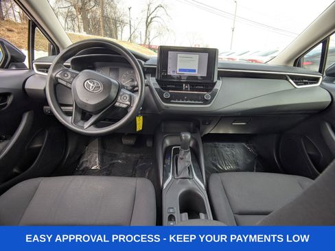 Used 2025 Toyota Corolla LE FWD image 17