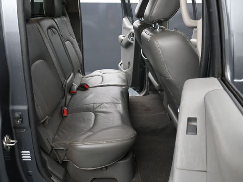 Used 2019 Nissan Frontier SL RWD image 25