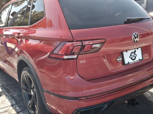 Used 2024 Volkswagen Tiguan SE R-Line image 7