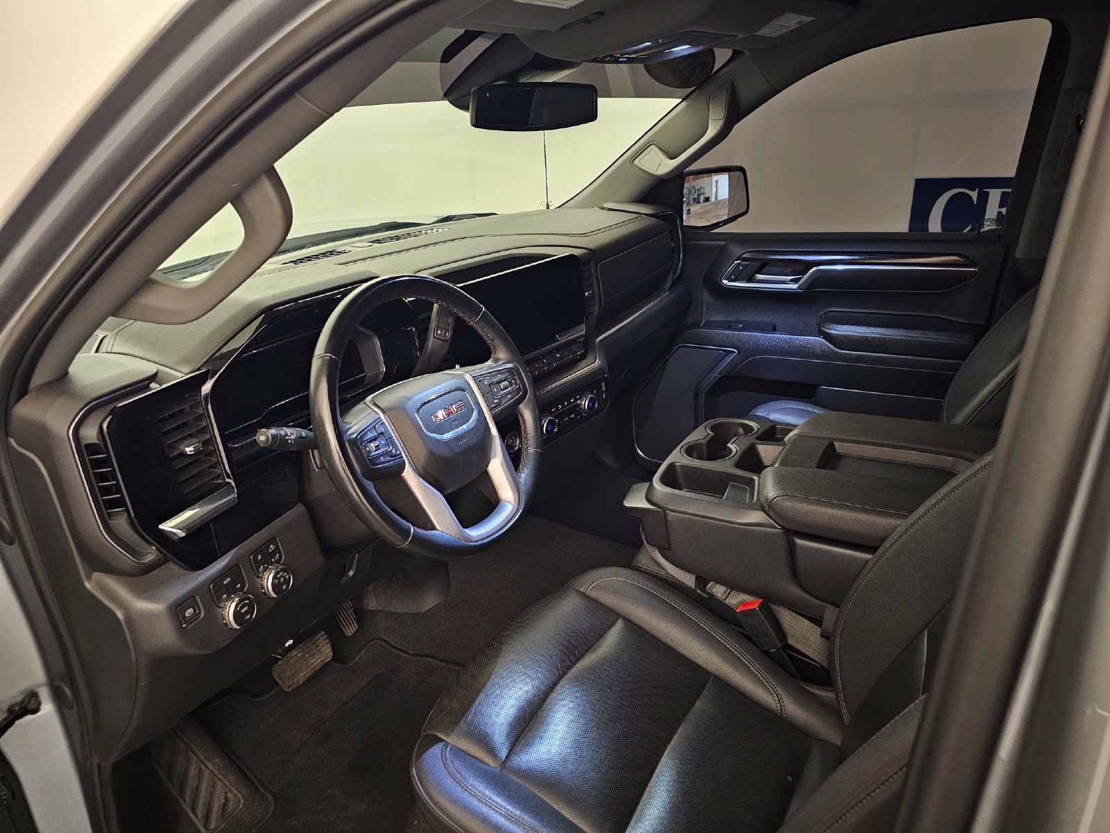 Used 2024 GMC Sierra 1500 SLT AWD/4WD image 12