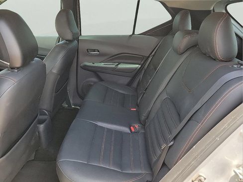Used 2019 Nissan Kicks SR w/ SR Premium Package FWD image 13