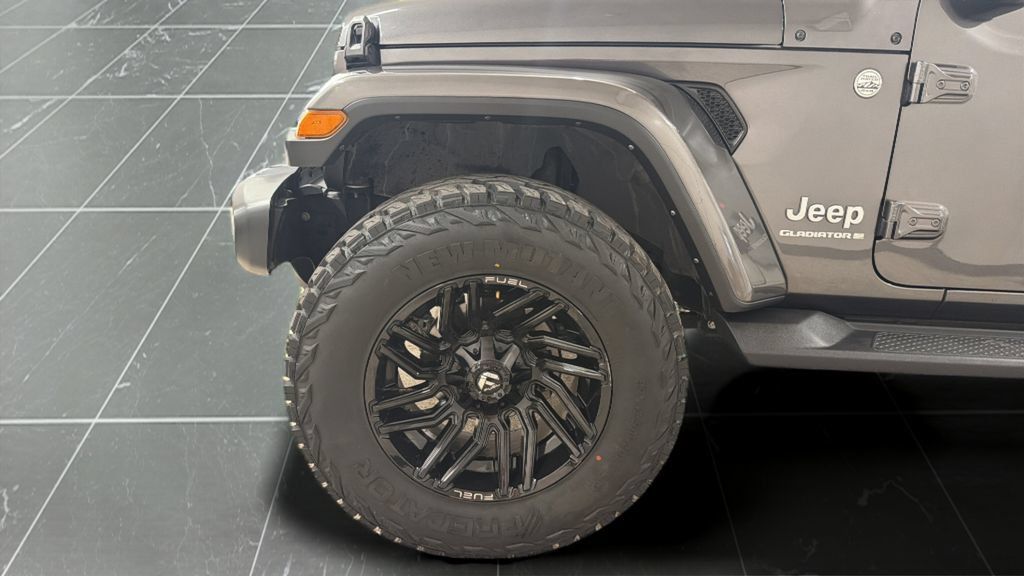 Used 2023 Jeep Gladiator Overland w/ Cold Weather Group AWD/4WD image 15