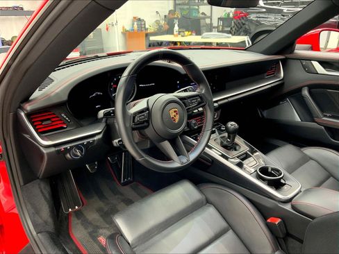 Certified 2022 Porsche 911 Carrera GTS RWD image 4
