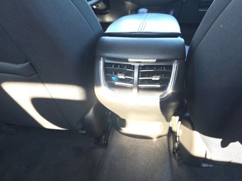 Used 2022 Chevrolet Malibu LT image 16