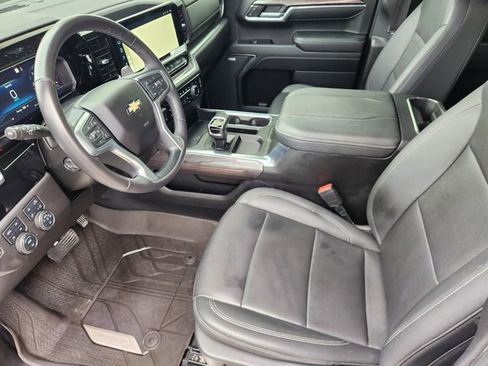 Used 2023 Chevrolet Silverado 1500 LTZ AWD/4WD image 4