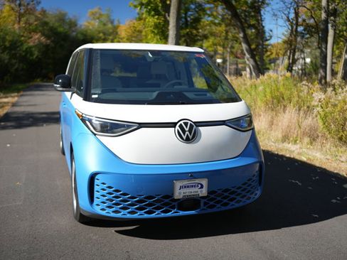 New 2025 Volkswagen ID. Buzz Pro S Plus AWD/4WD image 2