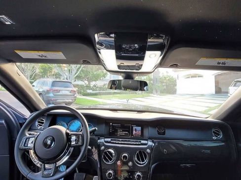 Used 2021 Rolls-Royce Cullinan Black Badge image 14