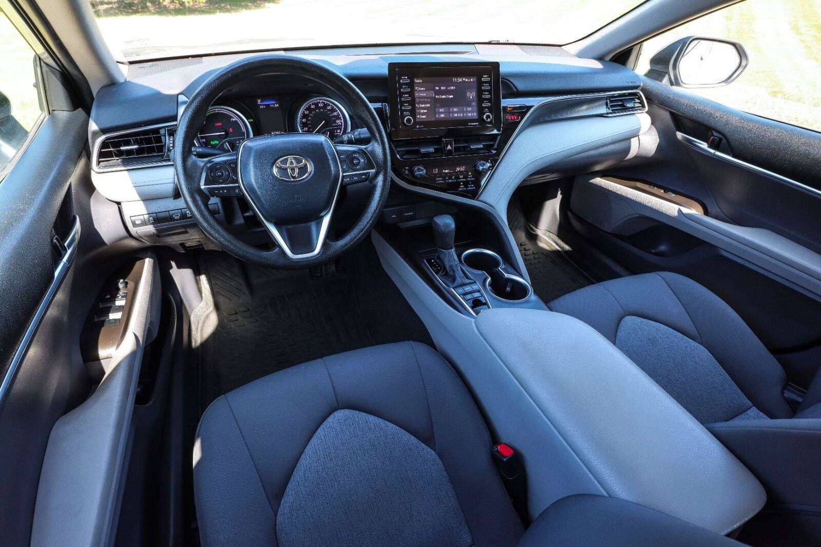 Used 2022 Toyota Camry LE FWD image 22