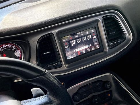 Used 2022 Dodge Challenger GT image 10