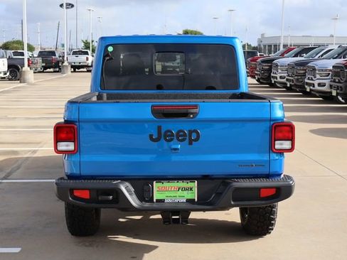 New 2026 Jeep Gladiator Sport AWD/4WD image 5