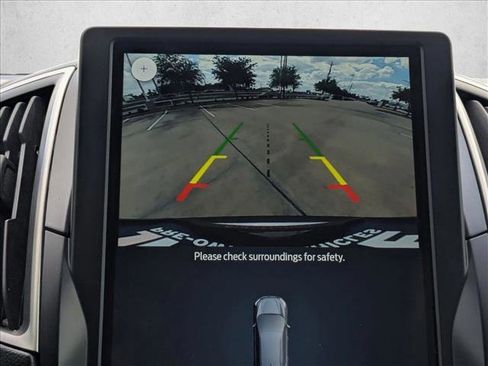 Used 2022 Ford Edge SEL image 13