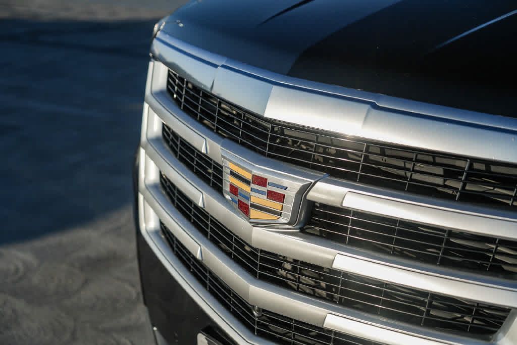 Used 2019 Cadillac Escalade ESV Premium Luxury RWD image 3