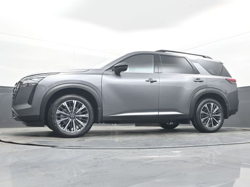 New 2026 Nissan Pathfinder Platinum FWD image 27
