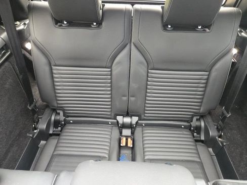 Used 2023 Land Rover Discovery S R-Dynamic AWD/4WD image 10