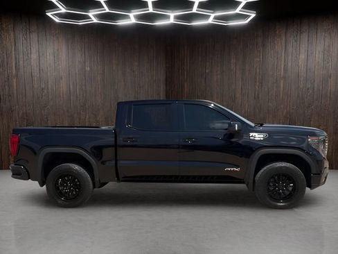 Used 2024 GMC Sierra 1500 AT4 w/ Technology Package AWD/4WD image 8