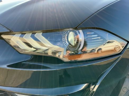 Used 2018 Ford Mustang GT w/ Black Accent Pkg image 12