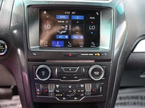 Used 2017 Ford Explorer XLT w/ Equipment Group 201A FWD image 26