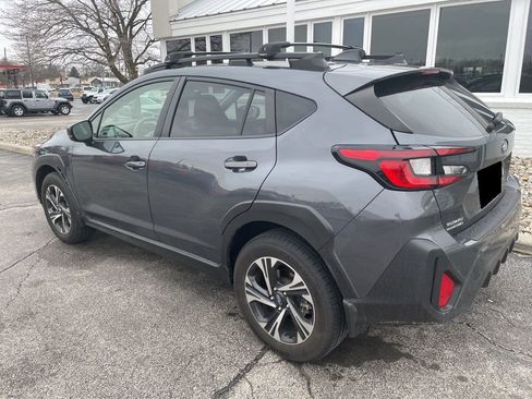 Used 2024 Subaru Crosstrek 2.0i Premium image 4