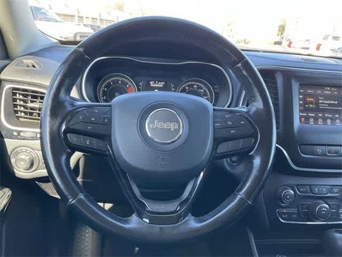 Used 2021 Jeep Cherokee Latitude Plus image 19