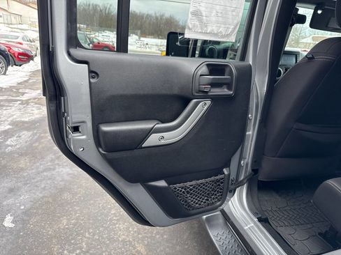 Used 2014 Jeep Wrangler Unlimited Sahara w/ Max Tow Package image 17